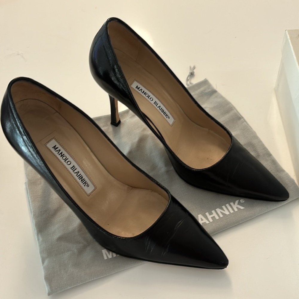 Manolo Blahnik black pumps